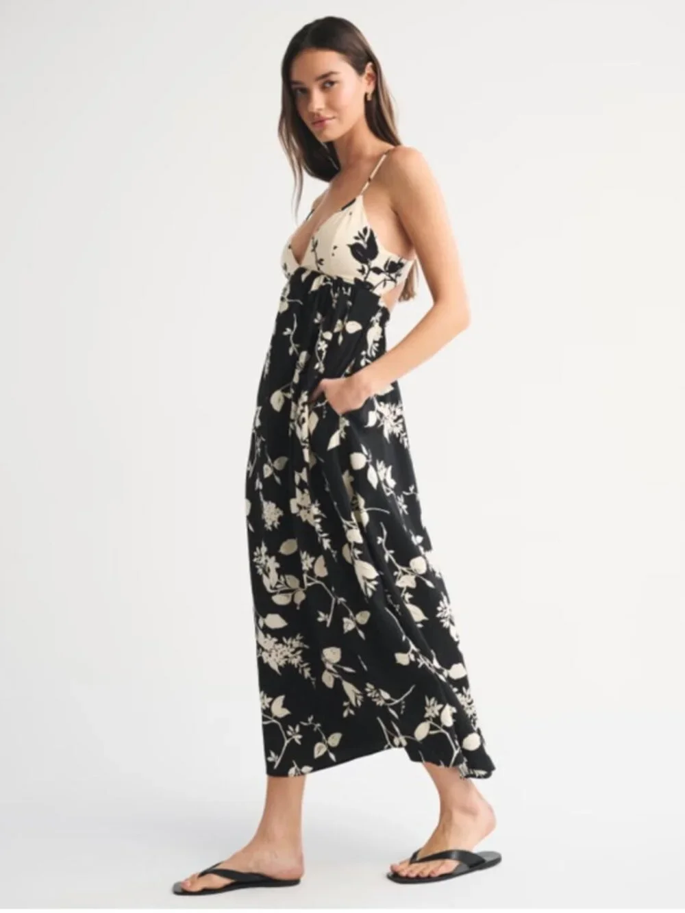Abercrombie Bra-Free Clasp-Back Flowy Maxi Dress